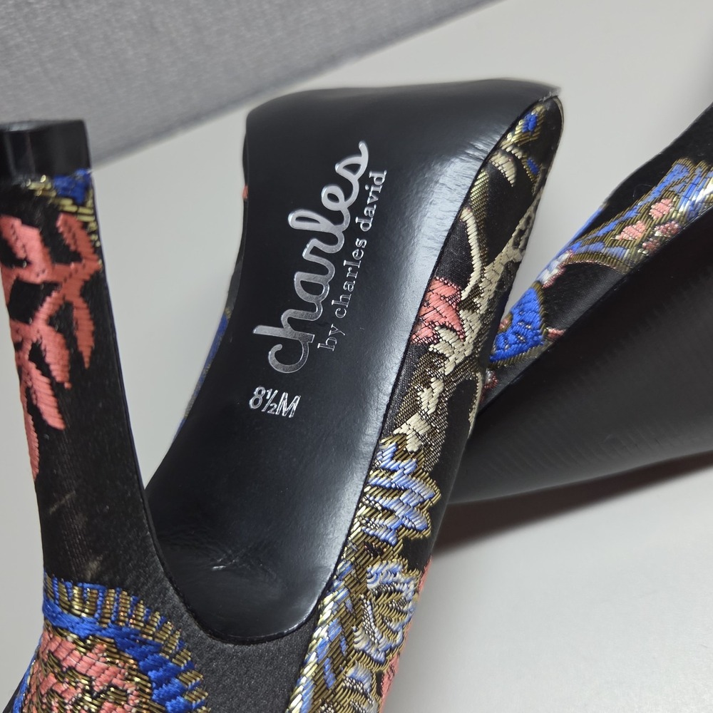NEW Charles David Sweetness pumps black floral embroidered Fabric 8.5 - Picture 6 of 6